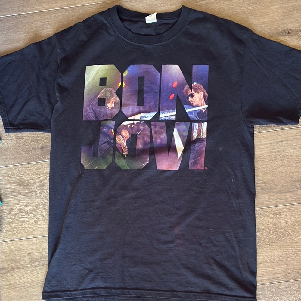 Hanes Black Bon Jovi Graphic Tee - Short Sleeve
